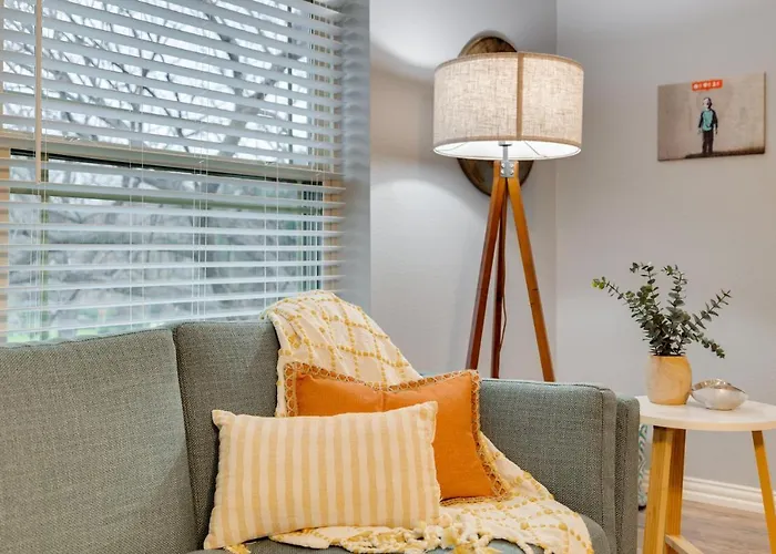 Modern And Spacious Minutes To Fw And Stockyards *